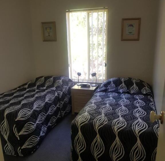 Апартаменты 2 Спальни, Bayview Apartments