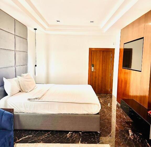 استودیوی استاندارد, Kiev Tower Hotel Apartments