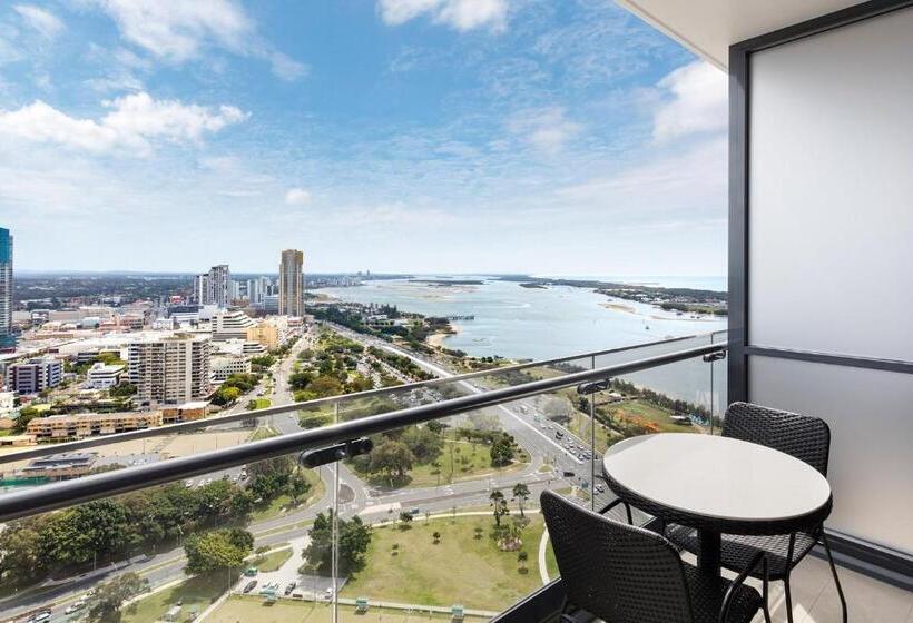 스위트, Meriton Suites Southport