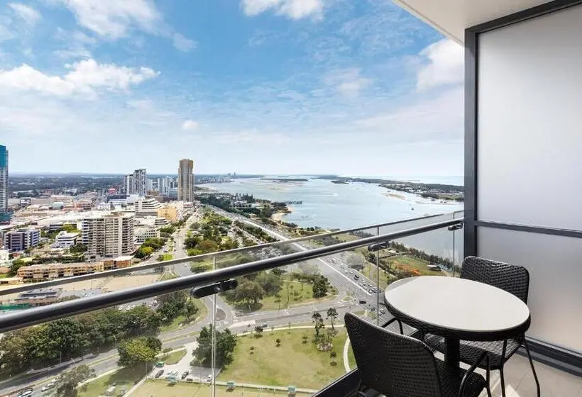 سوییت, Meriton Suites Southport