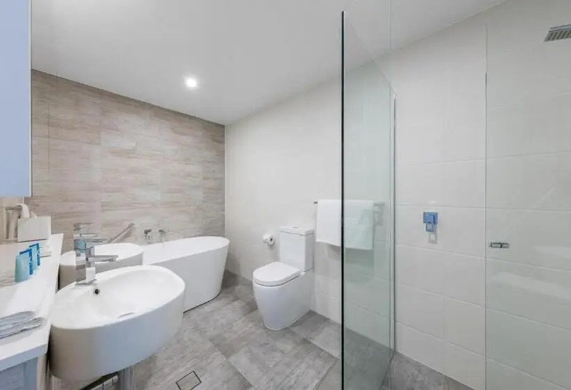 3 Bedroom Suite, Meriton Suites Southport