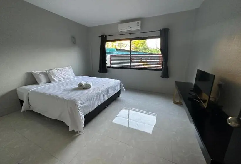 اتاق لوکس, Pine Home