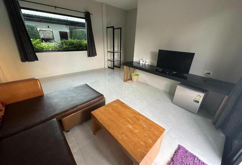 디럭스 룸, Pine Home