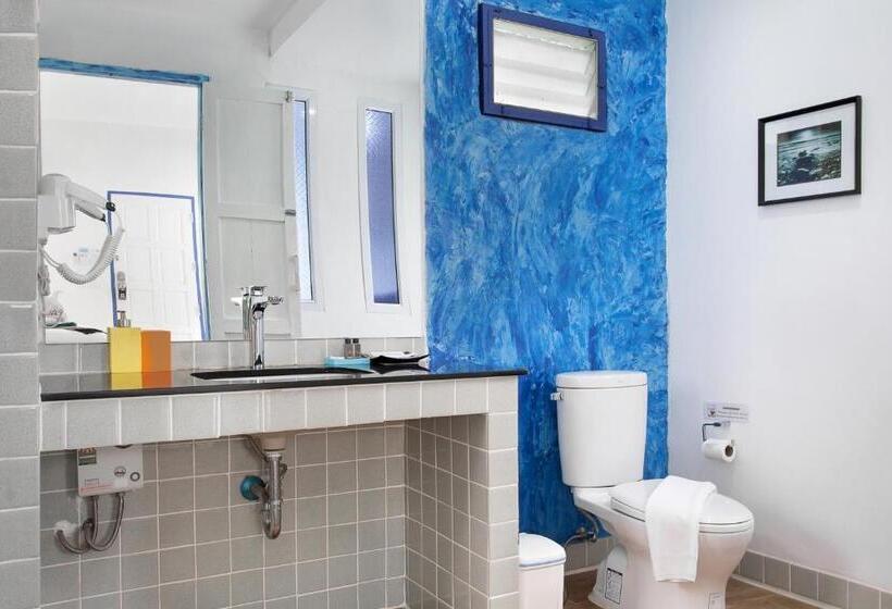 디럭스 룸, The White Knot Koh Chang