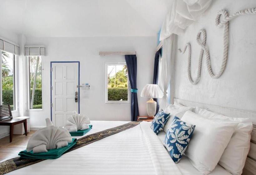 디럭스 룸, The White Knot Koh Chang