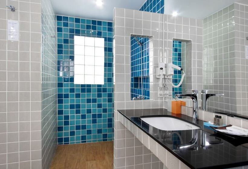 디럭스 룸, The White Knot Koh Chang