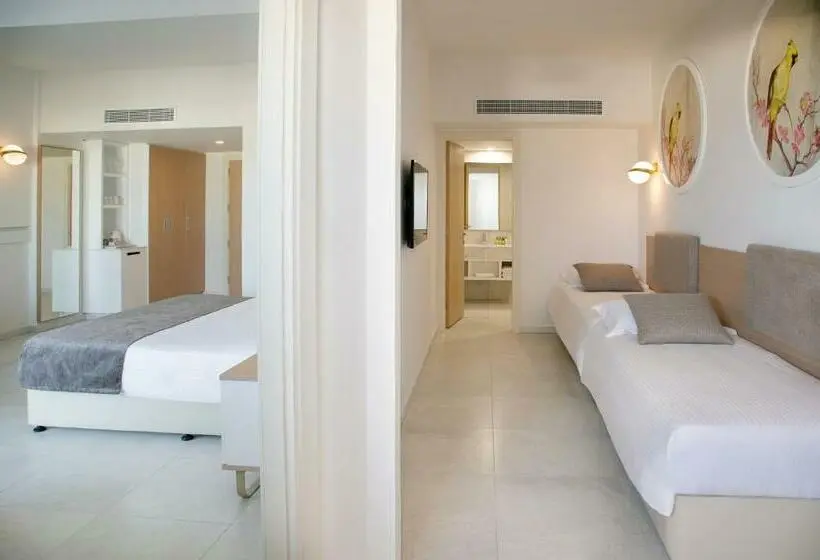 海の見えるスーペリアファミリールーム, Nissiblu Beach Resort