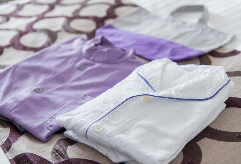 חדר בסיסי, Ole