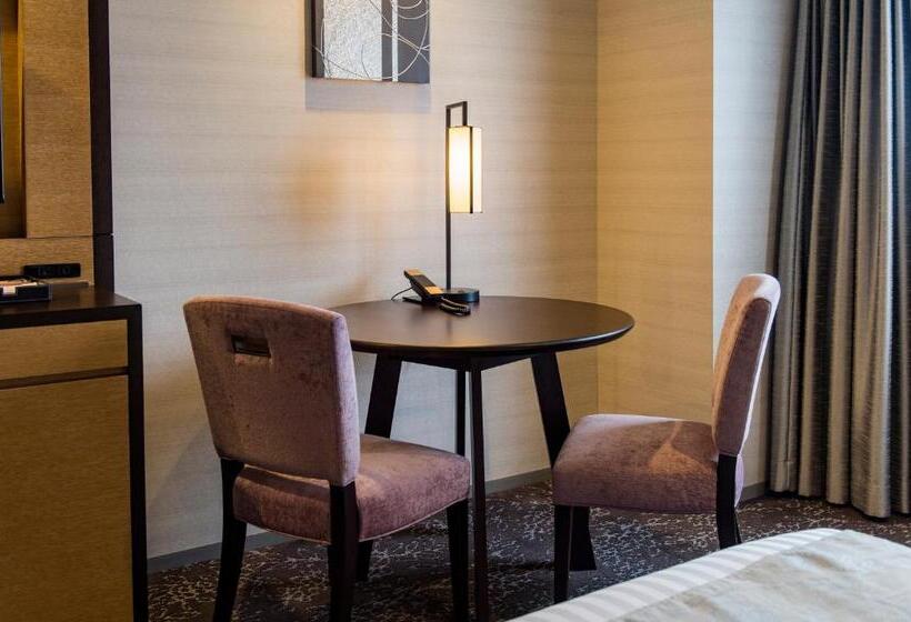 חדר דלוקס, Ole