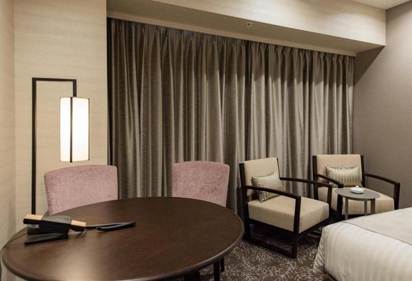 חדר דלוקס, Ole