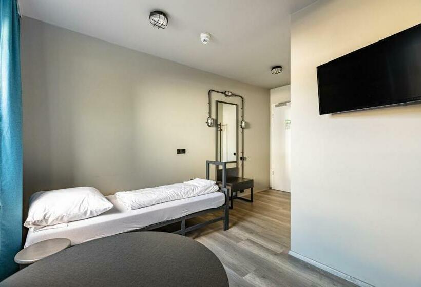 Номер Стандарт, a&o Frankfurt Ostend