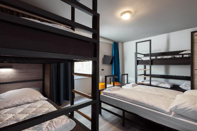 غرفة قياسية ثلاثية, a&o Frankfurt Ostend