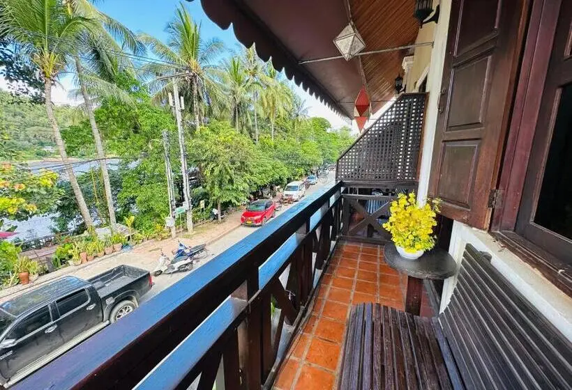 اتاق لوکس با بالکن, Anisa Mekong Riverside Villa