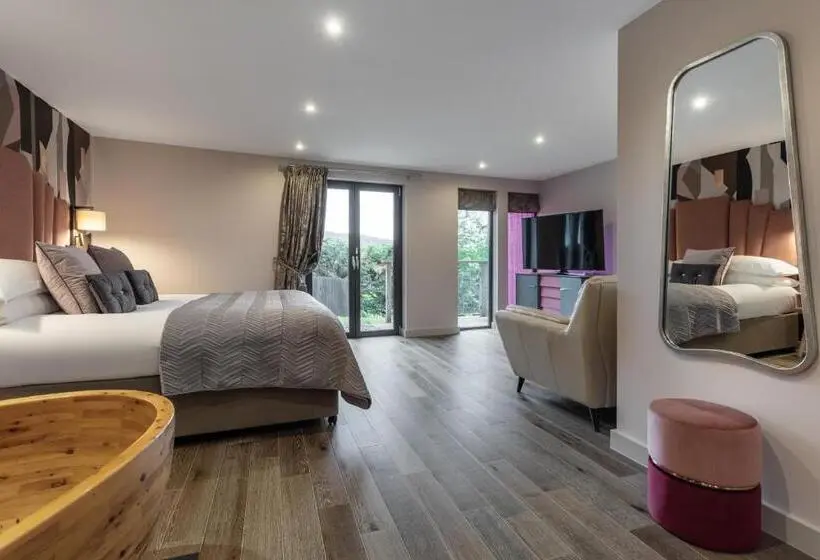 اتاق لوکس با بالکن, Dome House