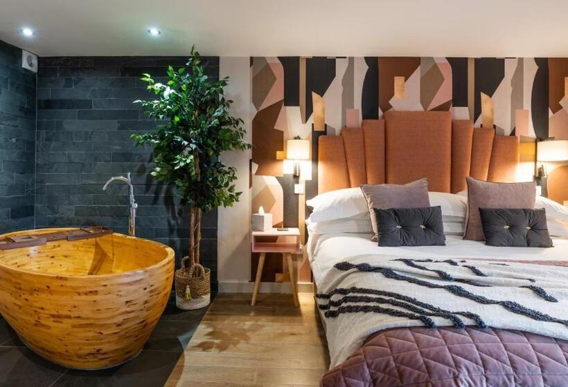 バルコニー付きデラックスルーム, Dome House