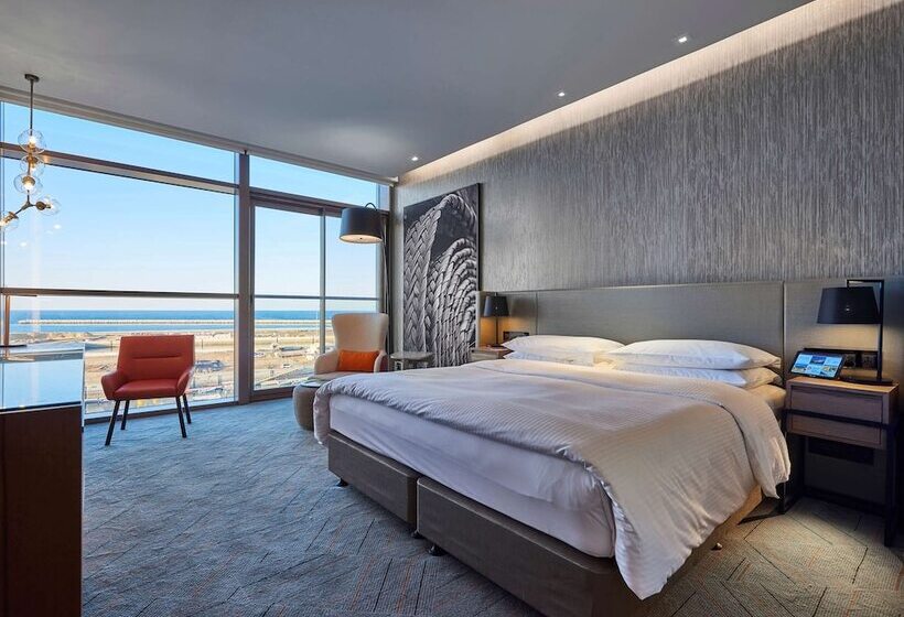 اتاق دلوکس با تخت کینگ و چشم‌انداز, Mysk Al Mouj