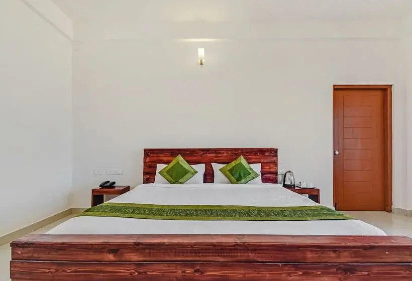 デラックスルーム, Treebo Vrindavan, 3 Km From Madikeri Fort