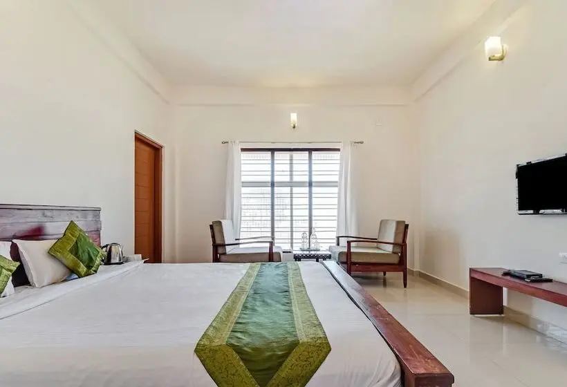 デラックスルーム, Treebo Vrindavan, 3 Km From Madikeri Fort