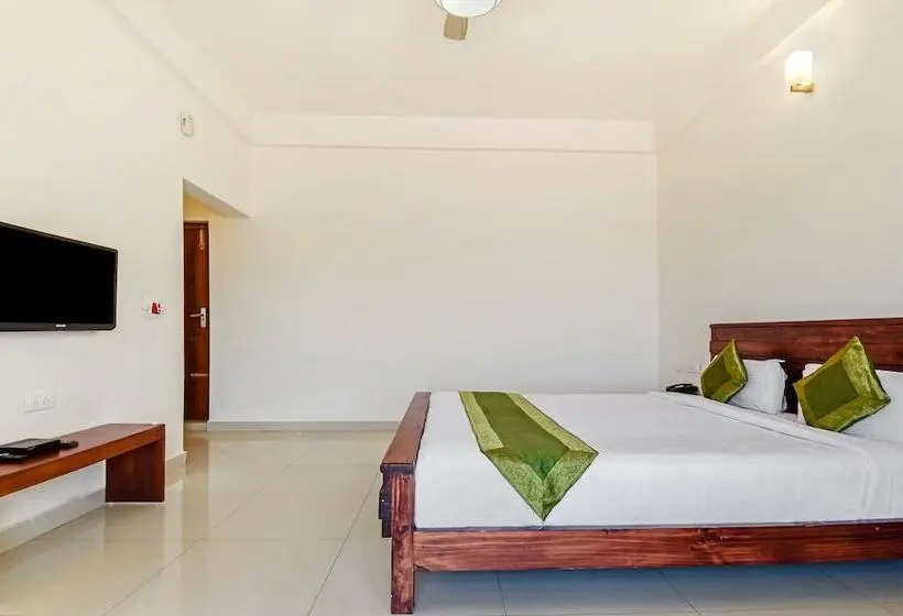 デラックスルーム, Treebo Vrindavan, 3 Km From Madikeri Fort