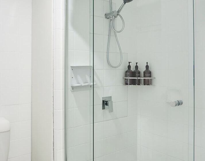 ファミリールーム, Red Star Palm Beach