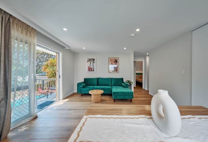 2ベッドルームアパートメント, Red Star Palm Beach