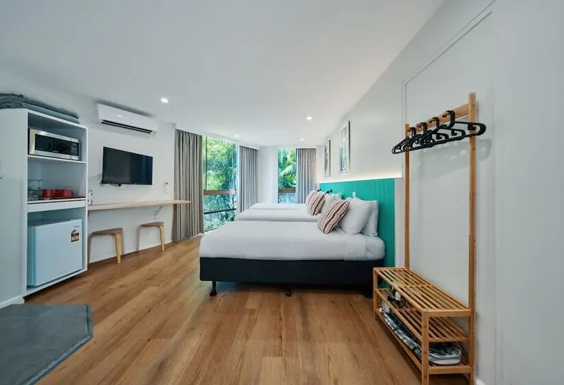 Basic Kolmen Hengen Huone, Red Star Palm Beach