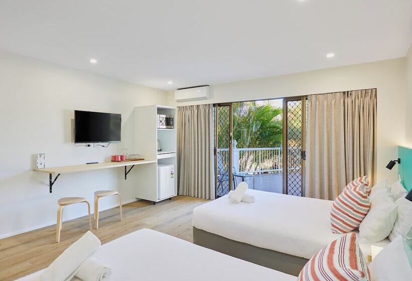 Номер Стандарт, Red Star Palm Beach