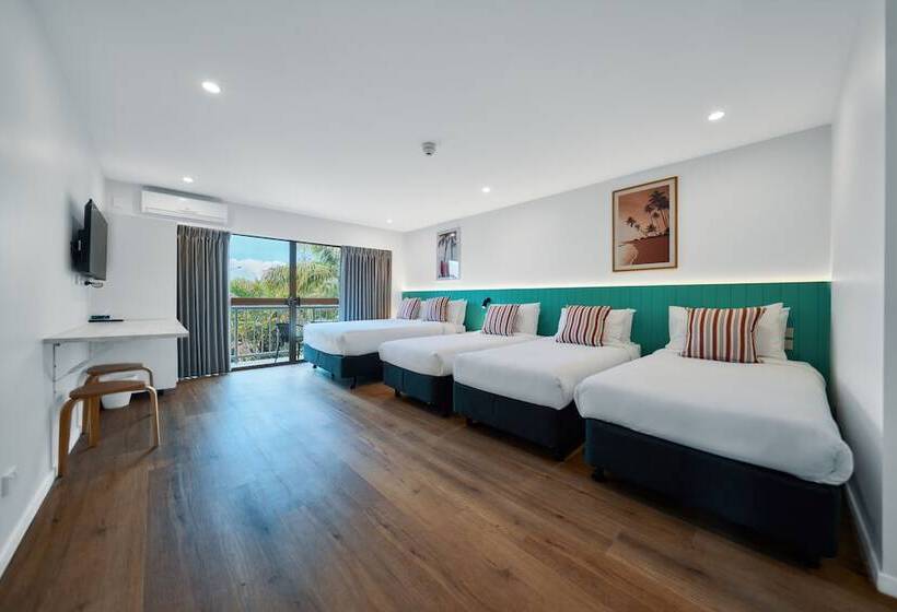 ファミリールーム, Red Star Palm Beach