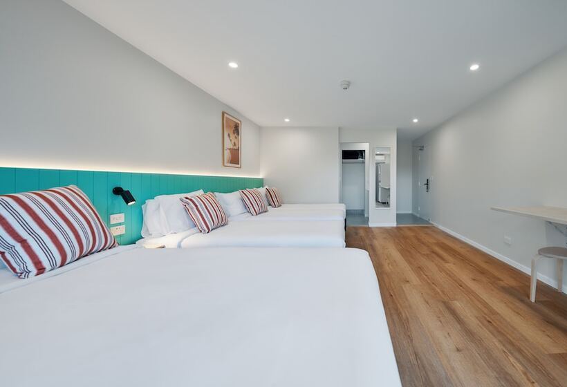 ファミリールーム, Red Star Palm Beach