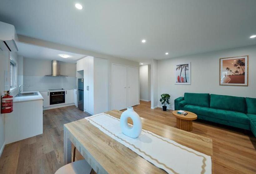 2ベッドルームアパートメント, Red Star Palm Beach