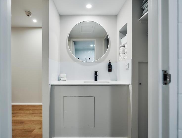 ファミリールーム, Red Star Palm Beach