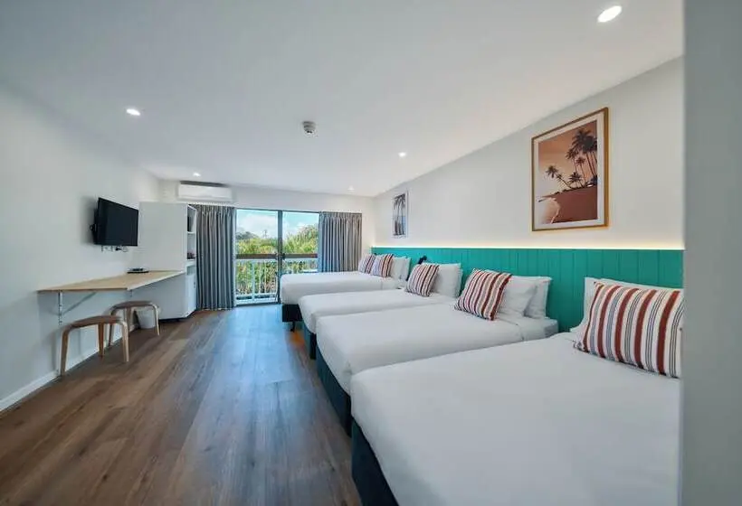 Perhehuone, Red Star Palm Beach