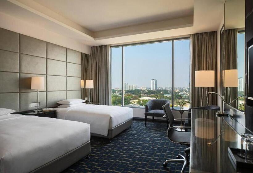 스탠다드 도시전망 룸, Renaissance Bengaluru Race Course