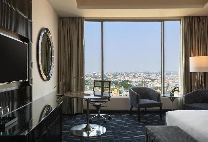 스탠다드 도시전망 룸, Renaissance Bengaluru Race Course