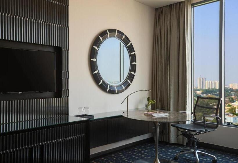 스탠다드 전망 룸, Renaissance Bengaluru Race Course