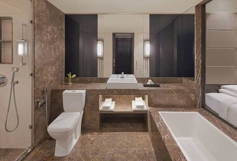 스탠다드 전망 룸, Renaissance Bengaluru Race Course