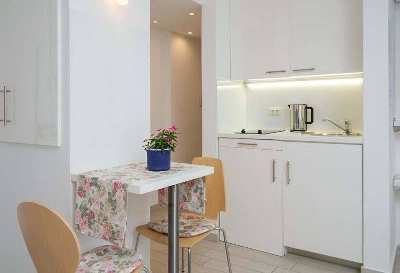 コンフォートルーム, Split Center Suites