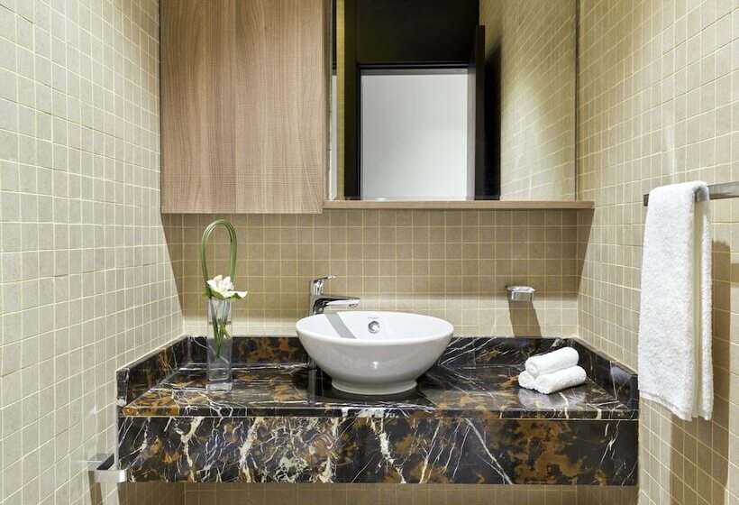 مجموعه ویستا شهر, Staybridge Suites   Doha Lusail, An Ihg