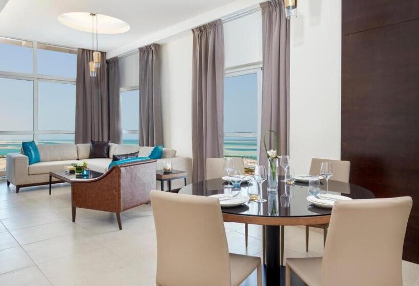 سوییت با چشمانداز دریا, Staybridge Suites   Doha Lusail, An Ihg