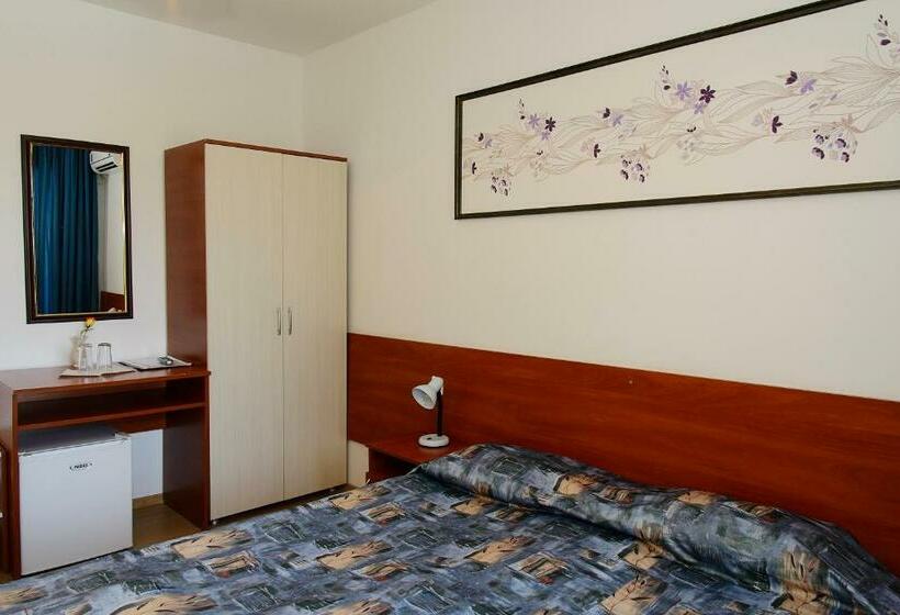 ガーデンビュースタンダードルーム, Zdravets Free Parking