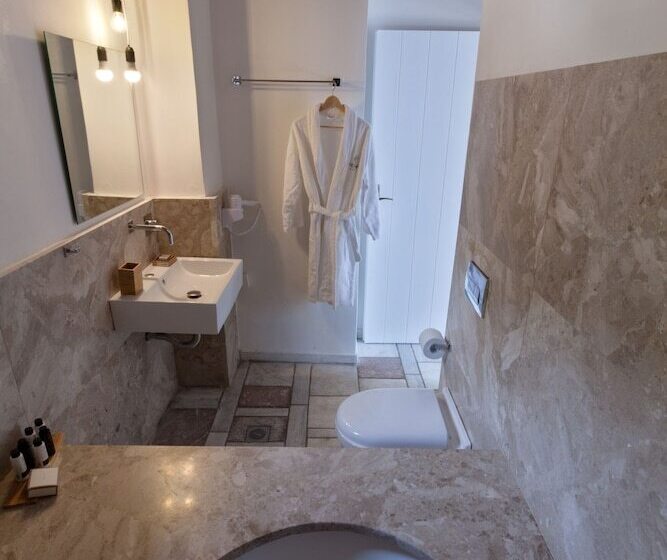 Люкс Семейный 2 Спальни, Aegila Boutique