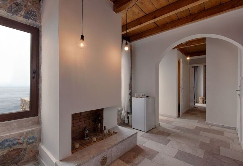 Люкс Семейный 2 Спальни, Aegila Boutique