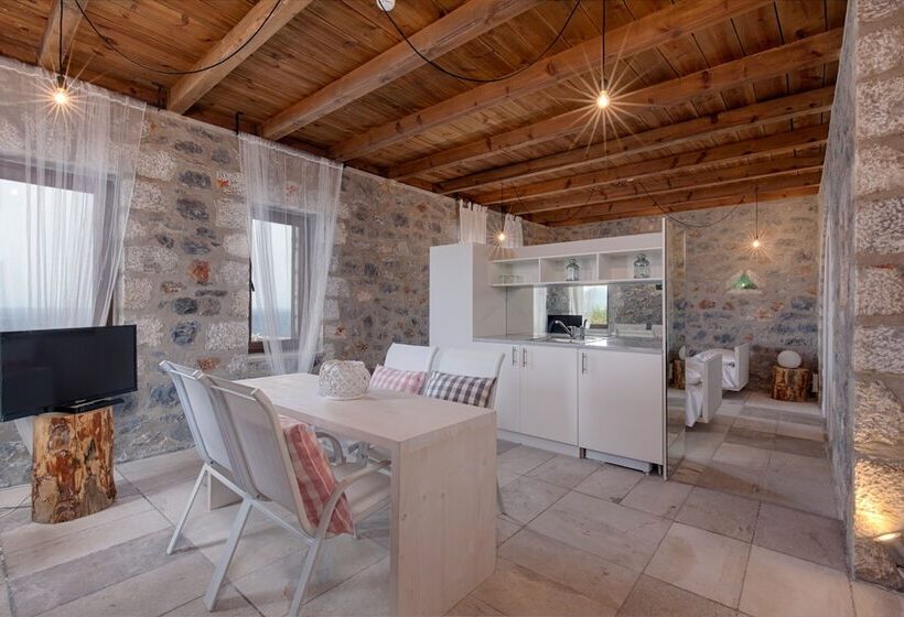 Люкс Семейный 2 Спальни, Aegila Boutique