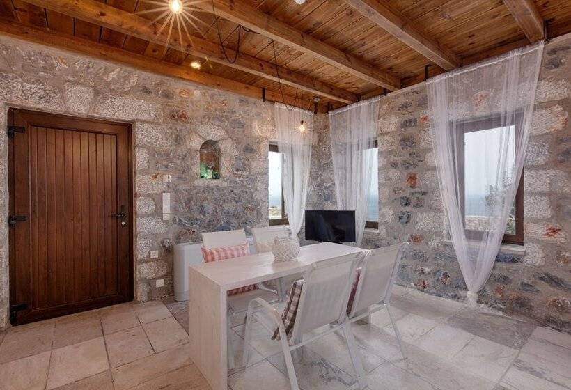 Люкс Семейный 2 Спальни, Aegila Boutique