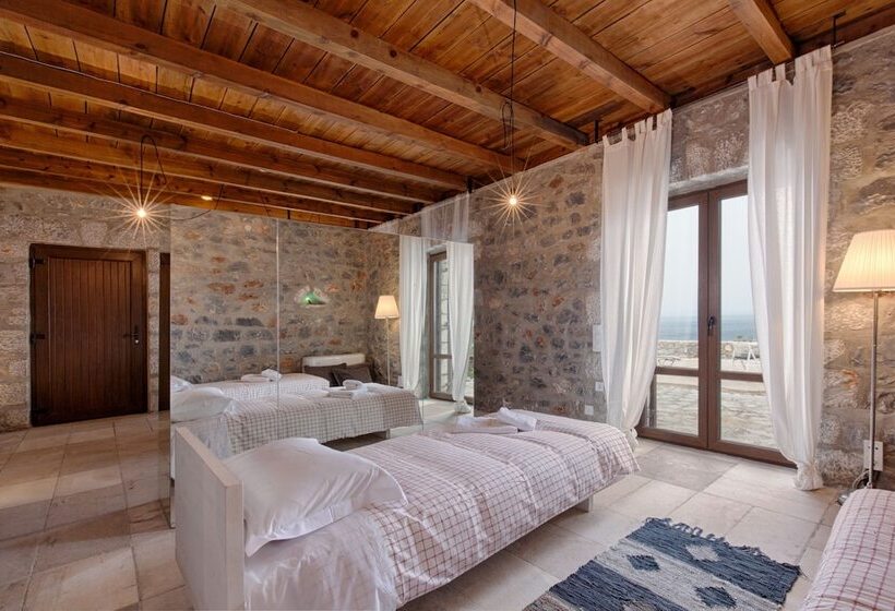 Люкс Семейный 2 Спальни, Aegila Boutique