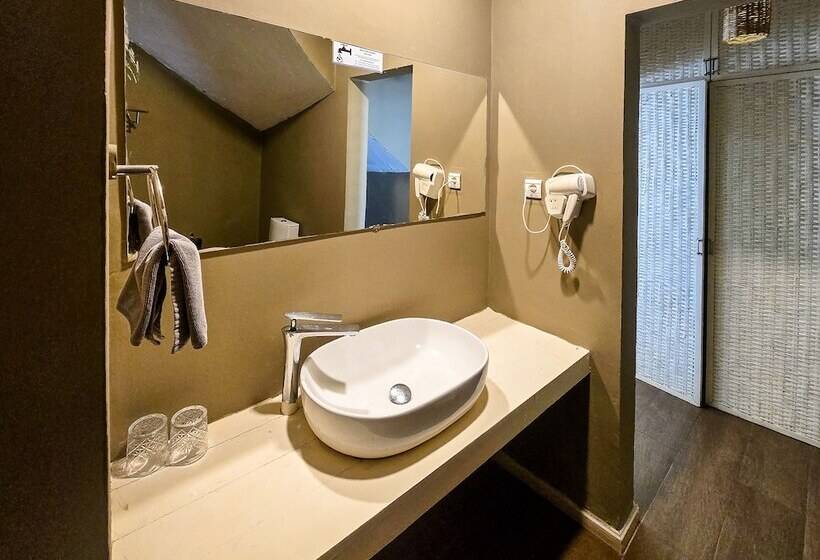 اتاق پرمیوم با چشم‌انداز دریا, Balafon Beach Resort