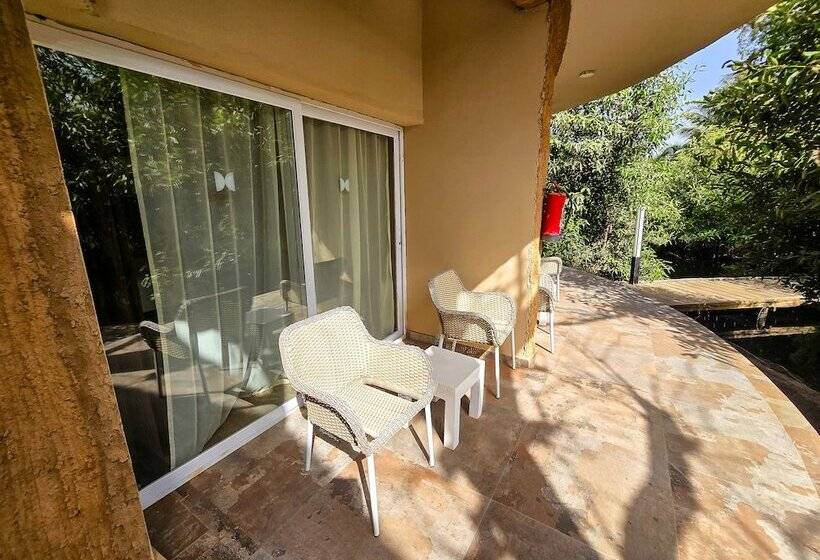 اتاق استاندارد با چشم‌انداز باغ, Balafon Beach Resort
