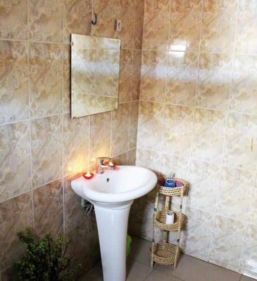 اتاق اکونومی, Omx Hotel Kimi