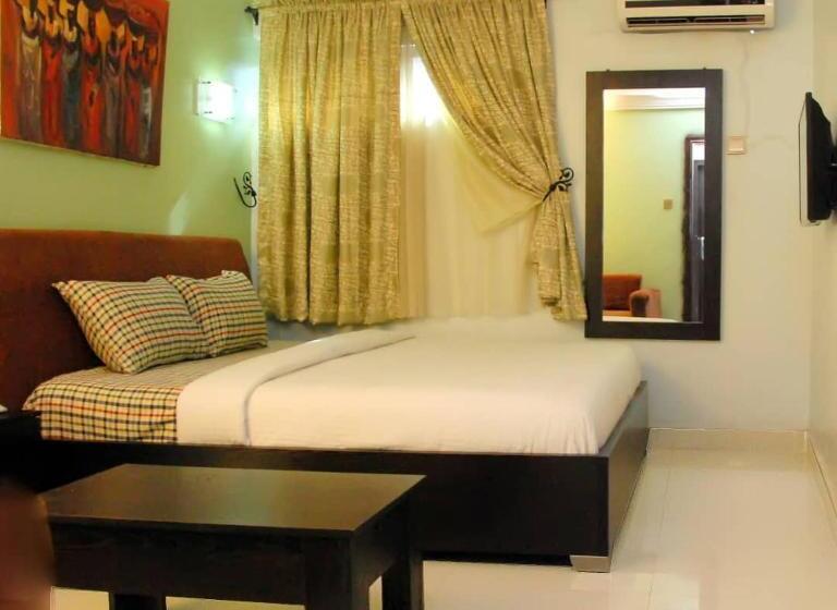 اتاق استاندارد با تخت بزرگ, Ben Auto