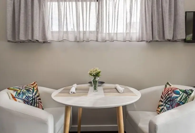 デラックススタジオ, The Wellington Bed And Breakfast